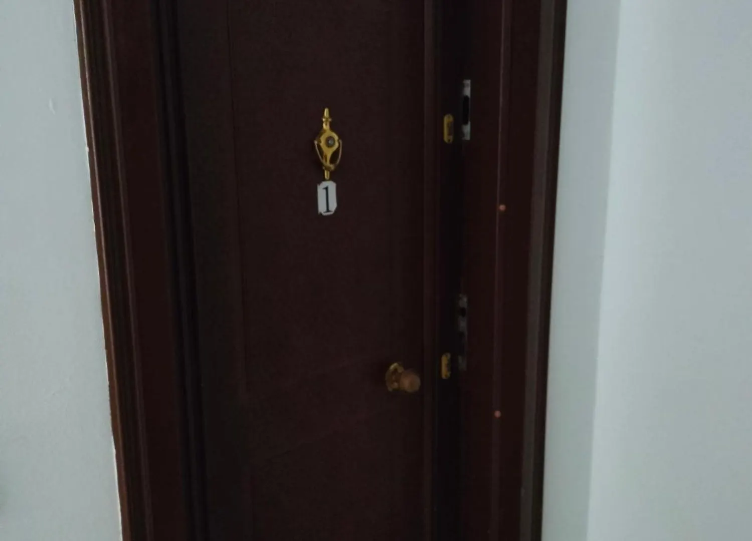 סרנדה Aurora Sunset Apartment אלבניה